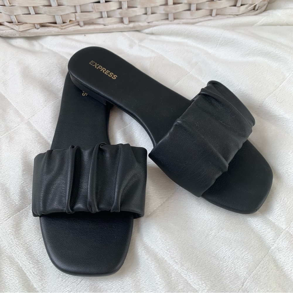Express Faux Leather Ruched Slide Sandal Black